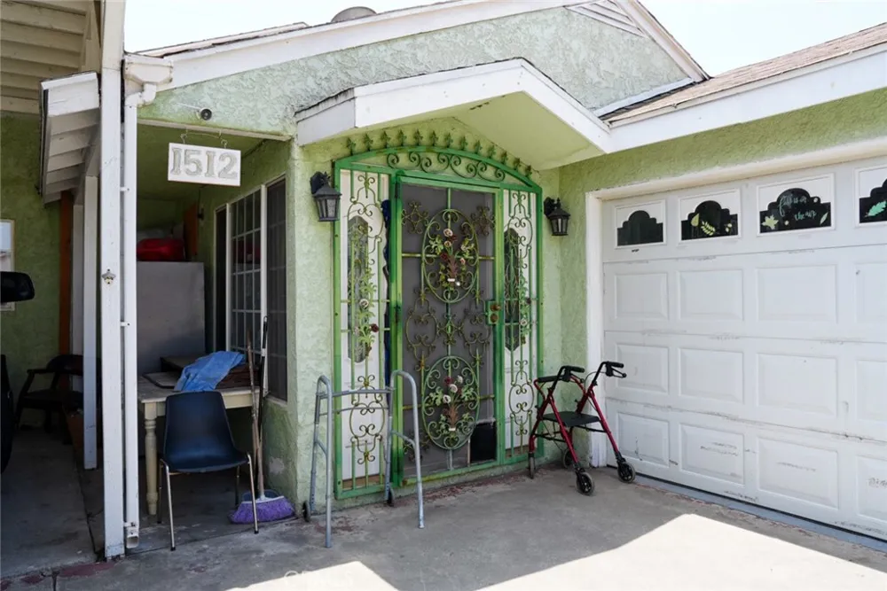 1512 W 153rd Compton, CA 90220