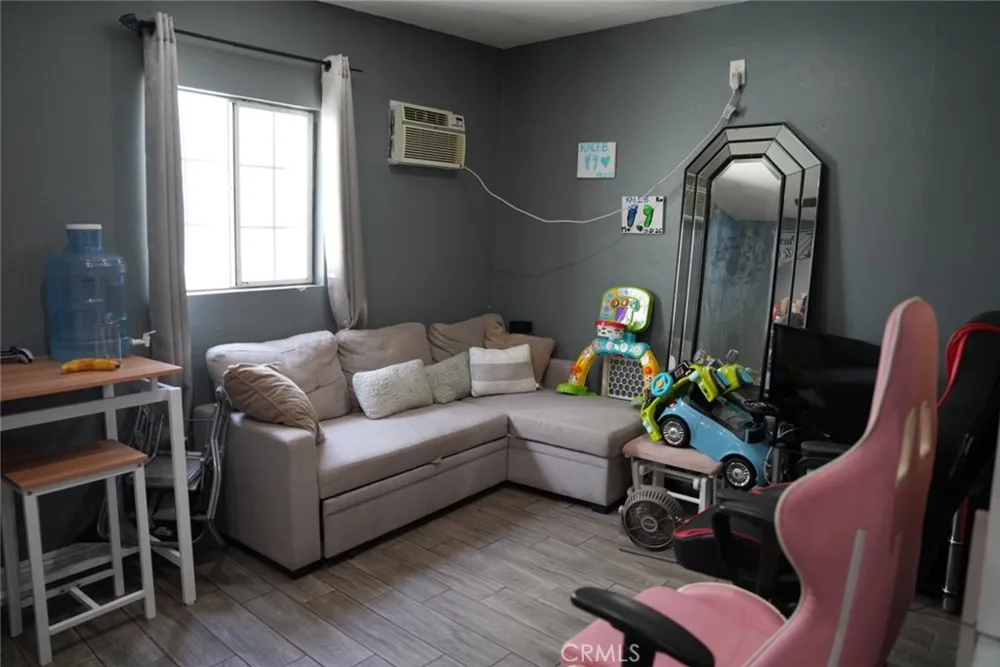 1512 W 153rd Compton, CA 90220