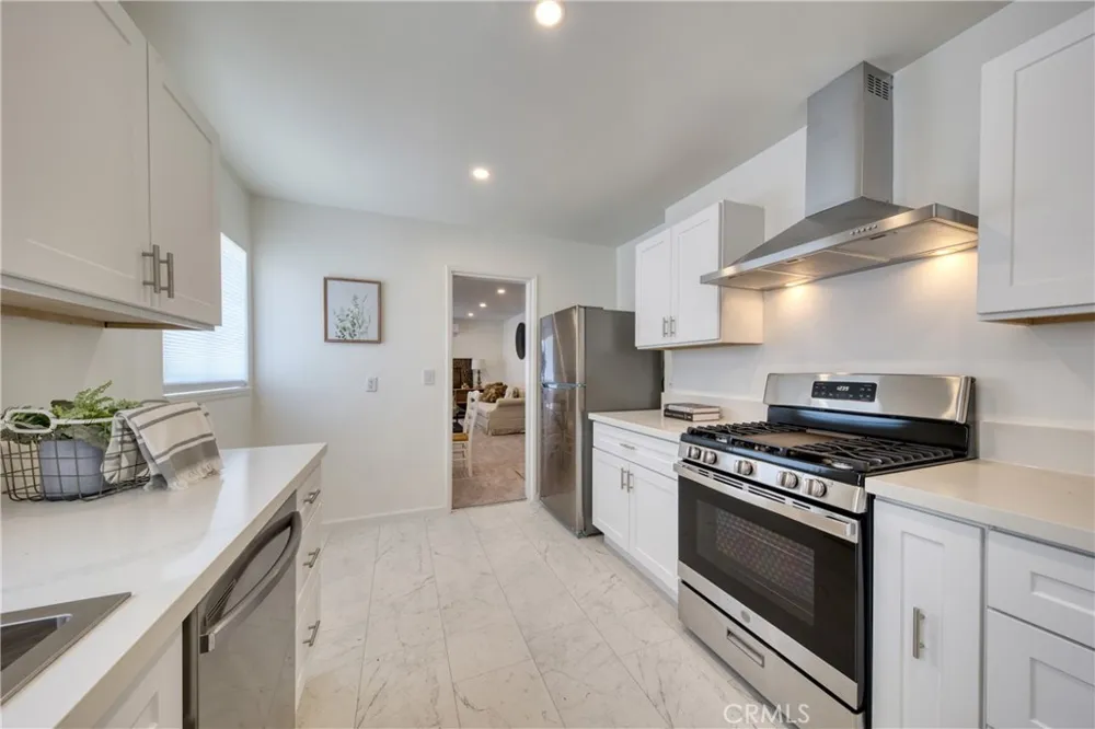 2531 Calmia Duarte, CA 91010
