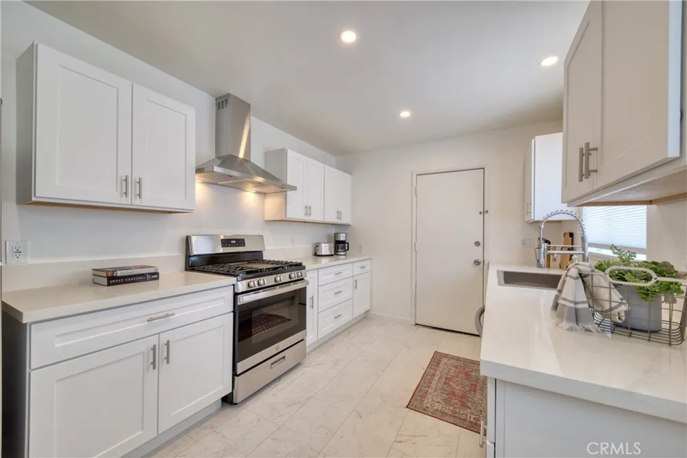 2531 Calmia Duarte, CA 91010