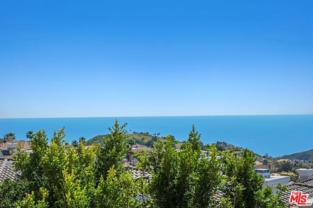16646 Calle Brittany Pacific Palisades, CA 90272