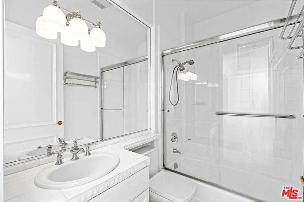 16646 Calle Brittany Pacific Palisades, CA 90272