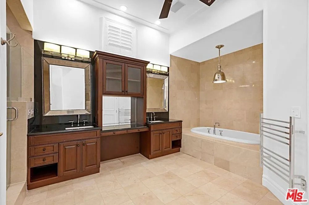 16646 Calle Brittany Pacific Palisades, CA 90272