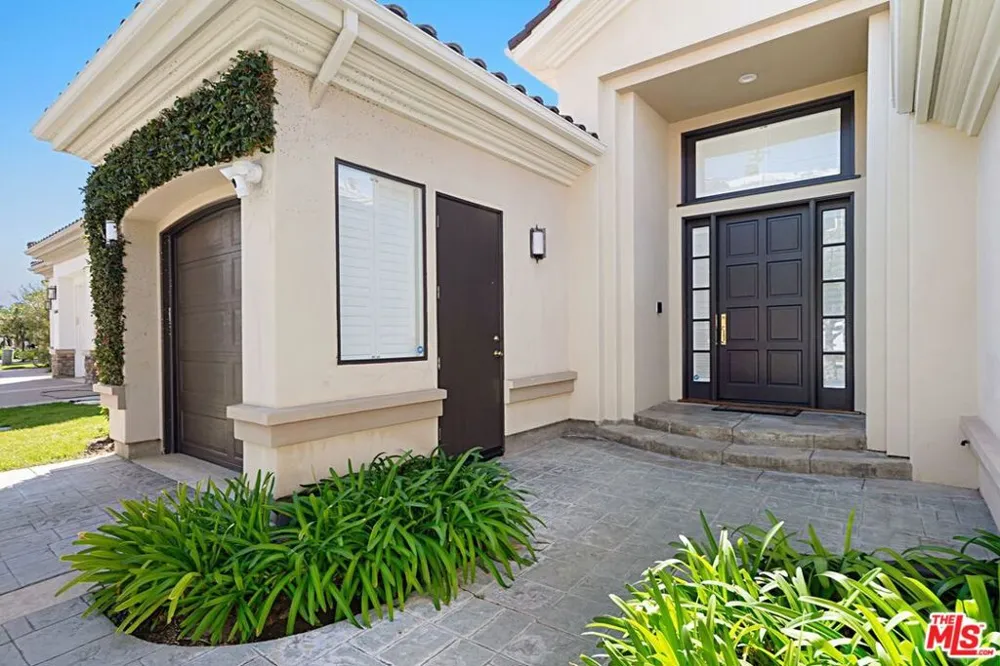 16646 Calle Brittany Pacific Palisades, CA 90272