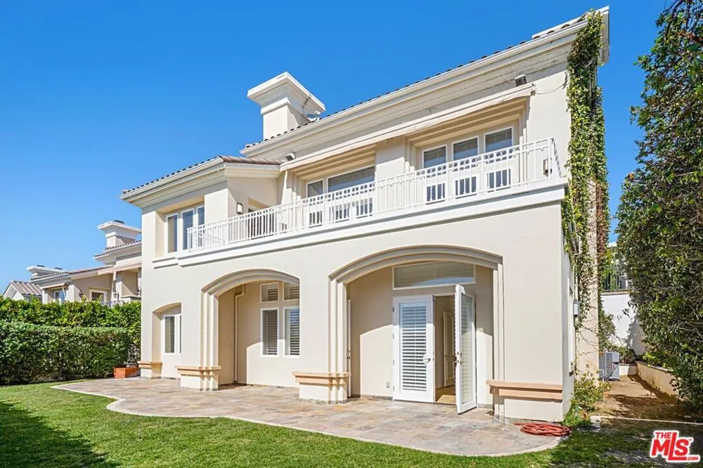 16646 Calle Brittany Pacific Palisades, CA 90272