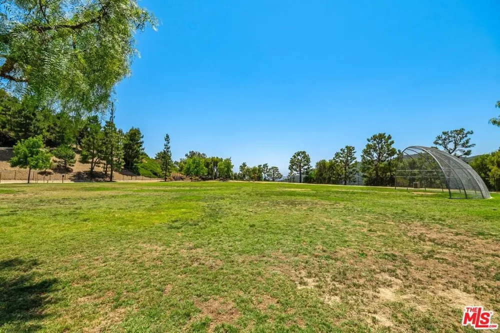 16646 Calle Brittany Pacific Palisades, CA 90272