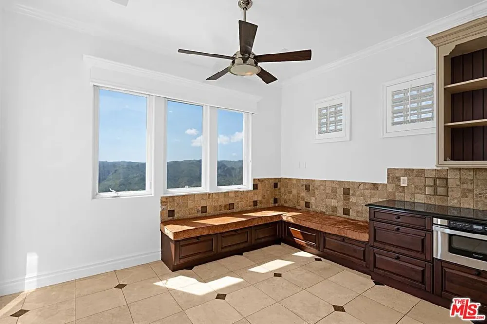 16646 Calle Brittany Pacific Palisades, CA 90272