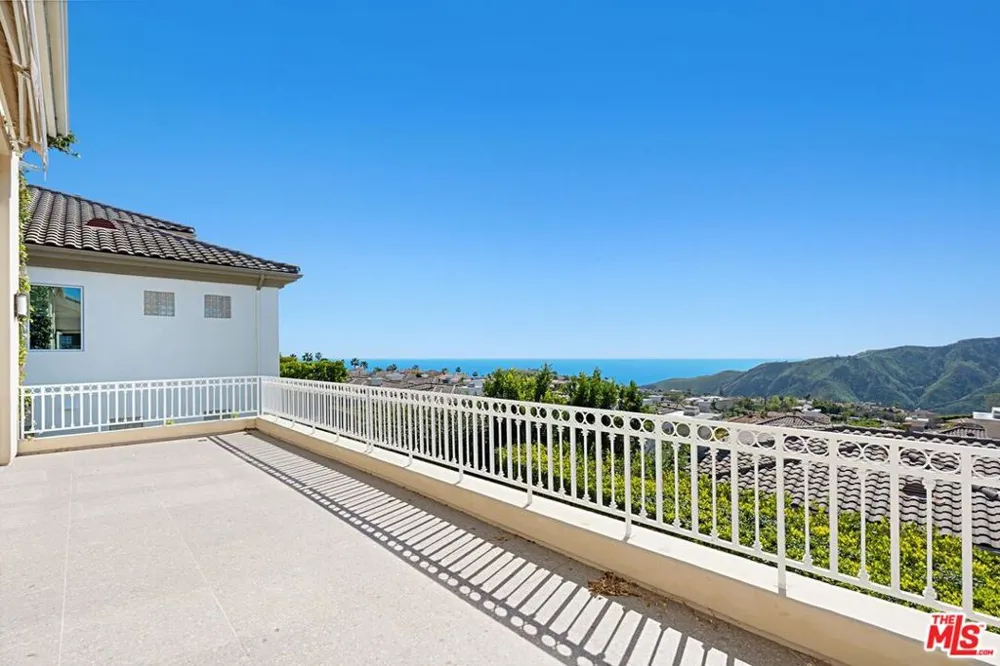 16646 Calle Brittany Pacific Palisades, CA 90272