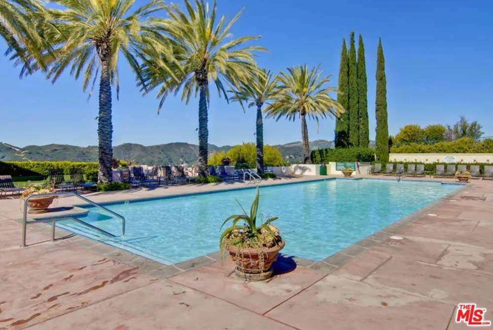 16646 Calle Brittany Pacific Palisades, CA 90272