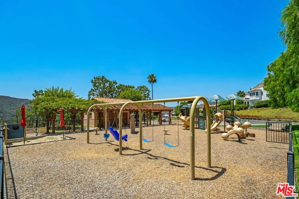16646 Calle Brittany Pacific Palisades, CA 90272