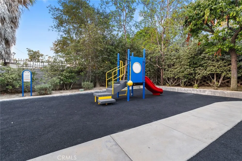 26090 Stonehaven Harbor City, CA 90710