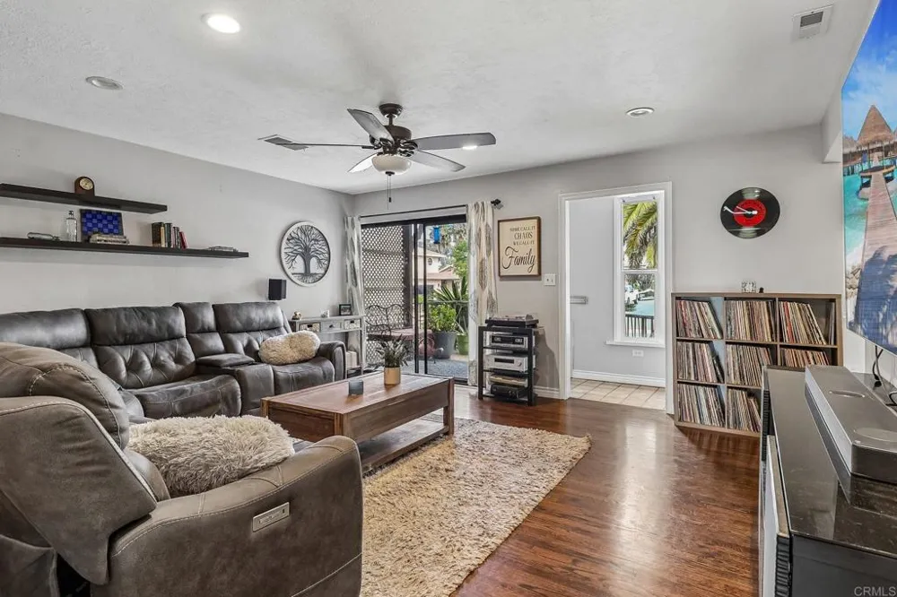 9535 Lakeview Drive La Mesa, CA 91942