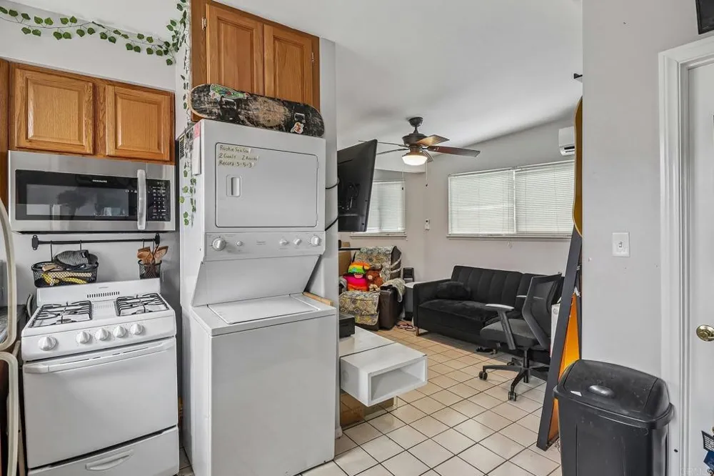 9535 Lakeview Drive La Mesa, CA 91942