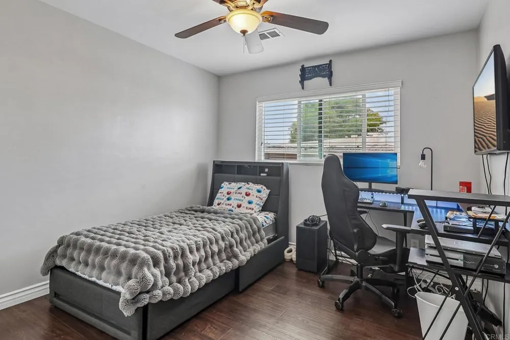 9535 Lakeview Drive La Mesa, CA 91942