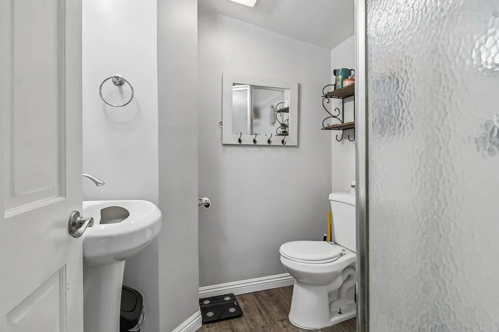 9535 Lakeview Drive La Mesa, CA 91942