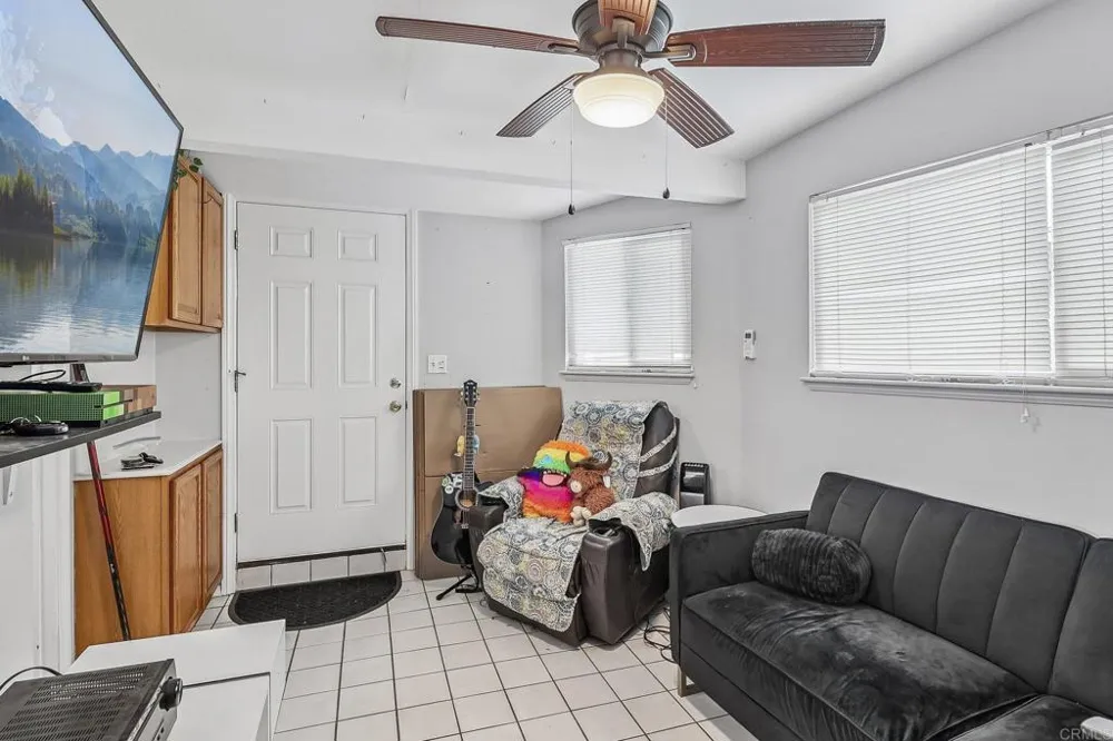 9535 Lakeview Drive La Mesa, CA 91942
