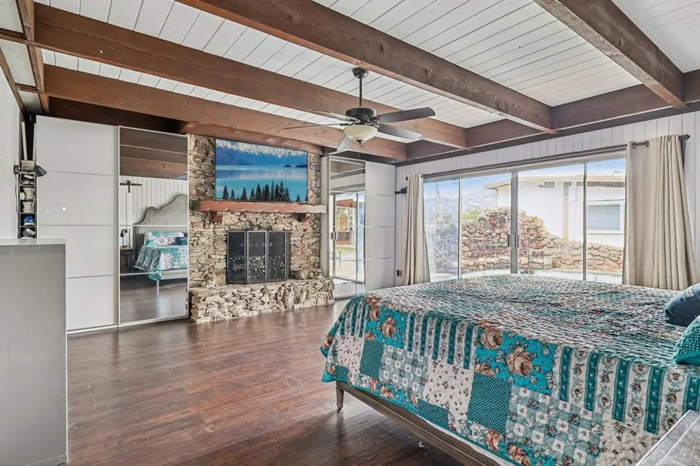 9535 Lakeview Drive La Mesa, CA 91942