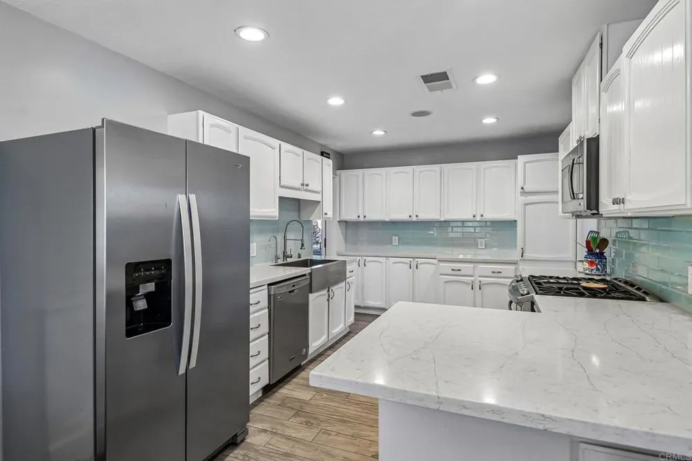 9535 Lakeview Drive La Mesa, CA 91942