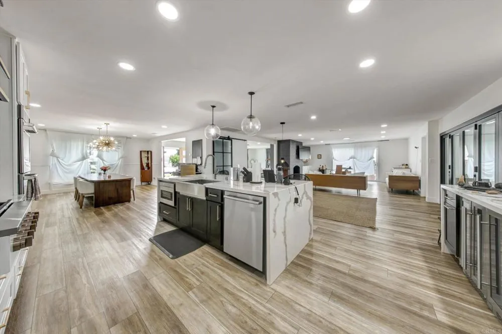 169 Via De Laurencio Chula Vista, CA 91910