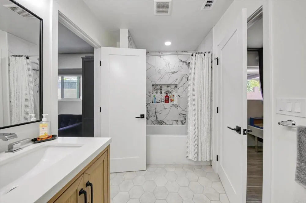 169 Via De Laurencio Chula Vista, CA 91910