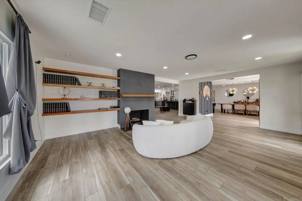 169 Via De Laurencio Chula Vista, CA 91910
