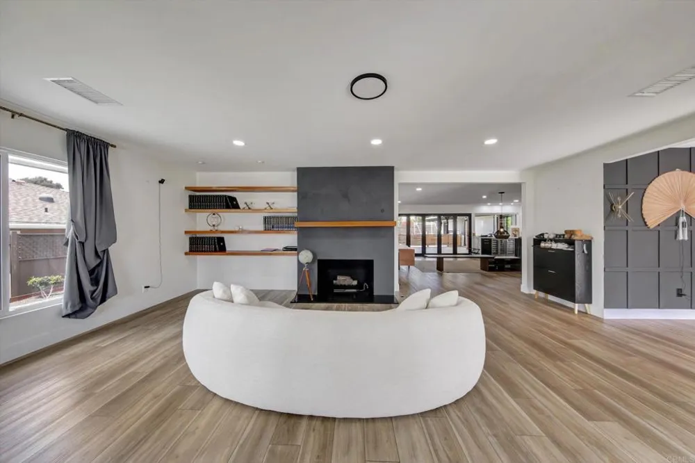 169 Via De Laurencio Chula Vista, CA 91910