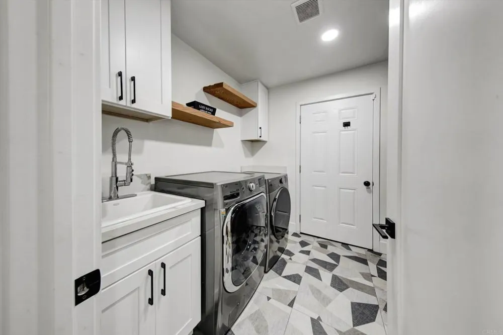 169 Via De Laurencio Chula Vista, CA 91910