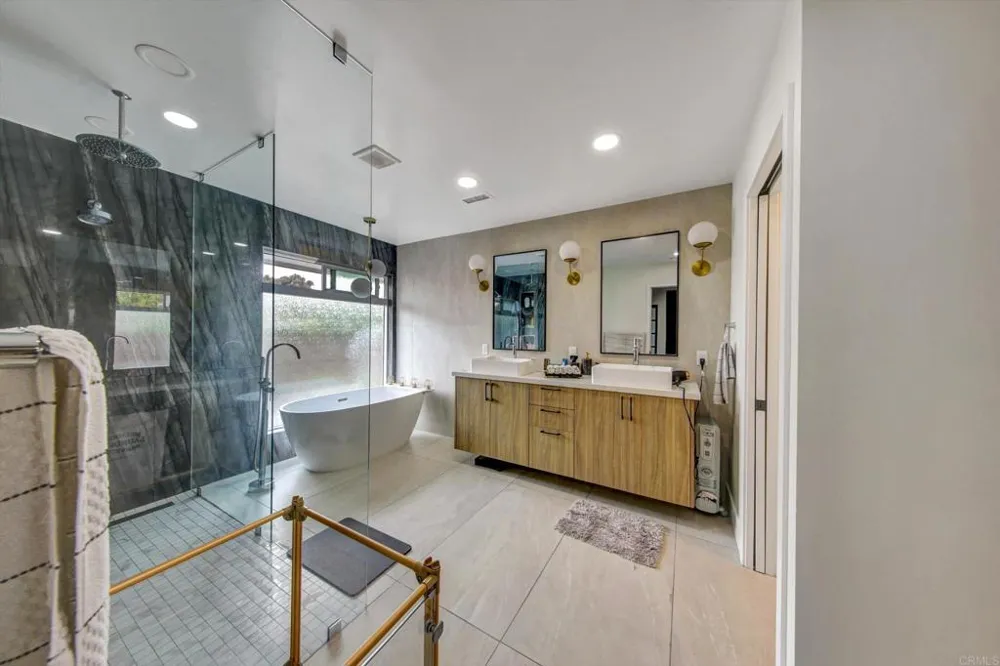 169 Via De Laurencio Chula Vista, CA 91910