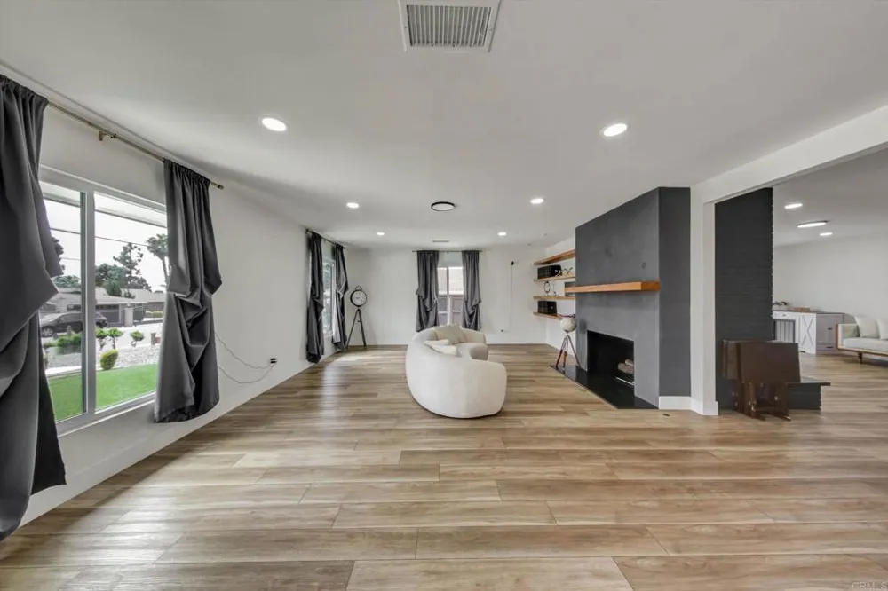 169 Via De Laurencio Chula Vista, CA 91910