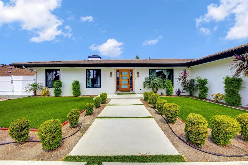 169 Via De Laurencio Chula Vista, CA 91910