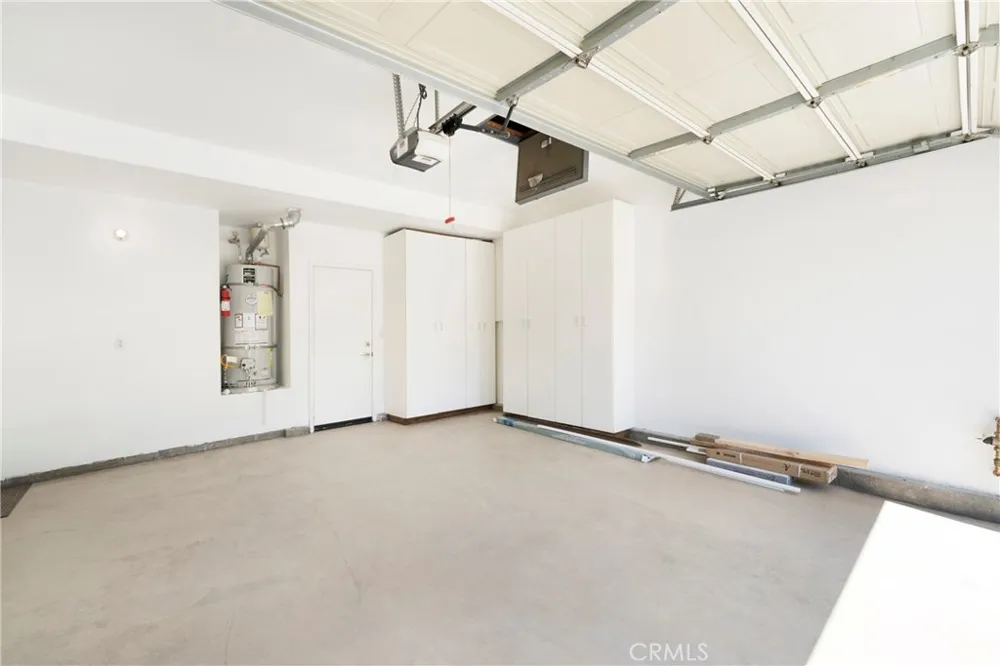 175 Kingswood Irvine, CA 92620