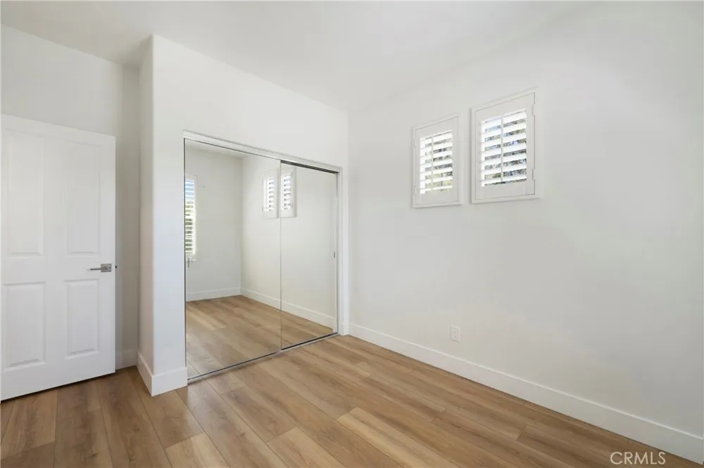 175 Kingswood Irvine, CA 92620