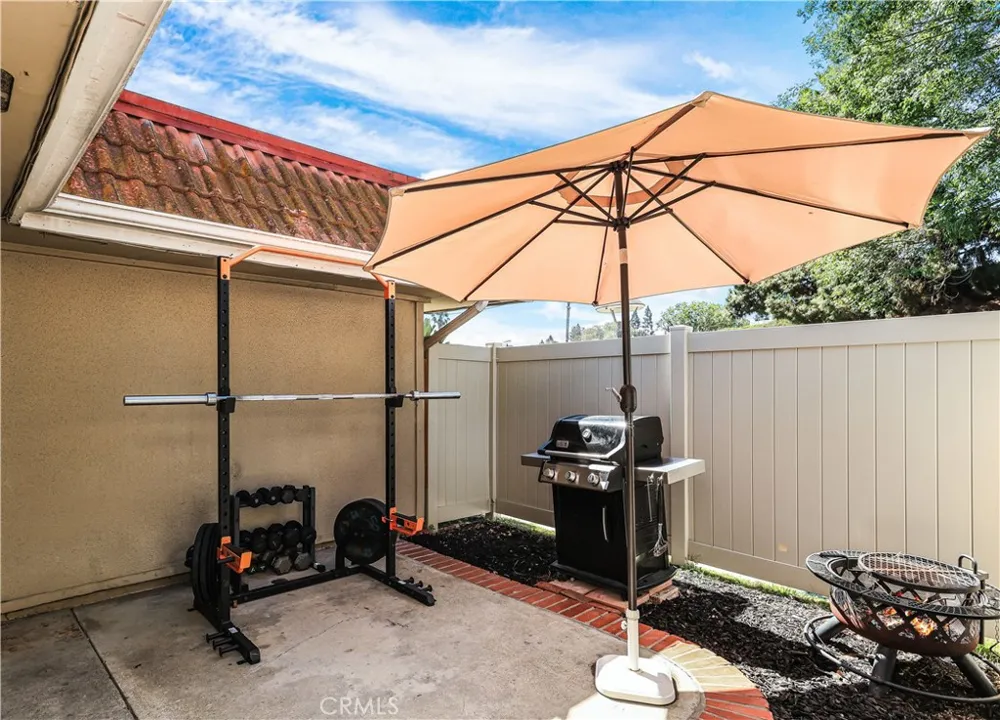 23496 Los Adornos Aliso Viejo, CA 92656