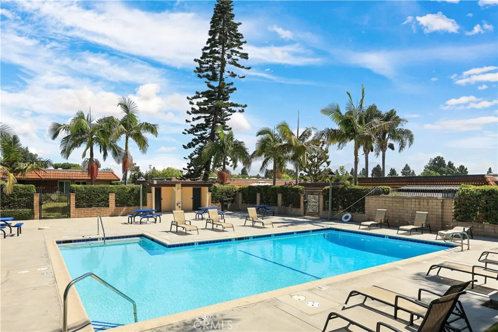 23496 Los Adornos Aliso Viejo, CA 92656