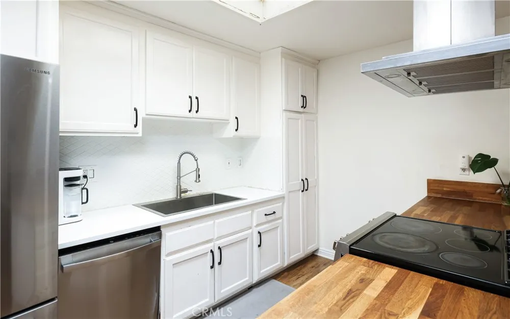 23496 Los Adornos Aliso Viejo, CA 92656