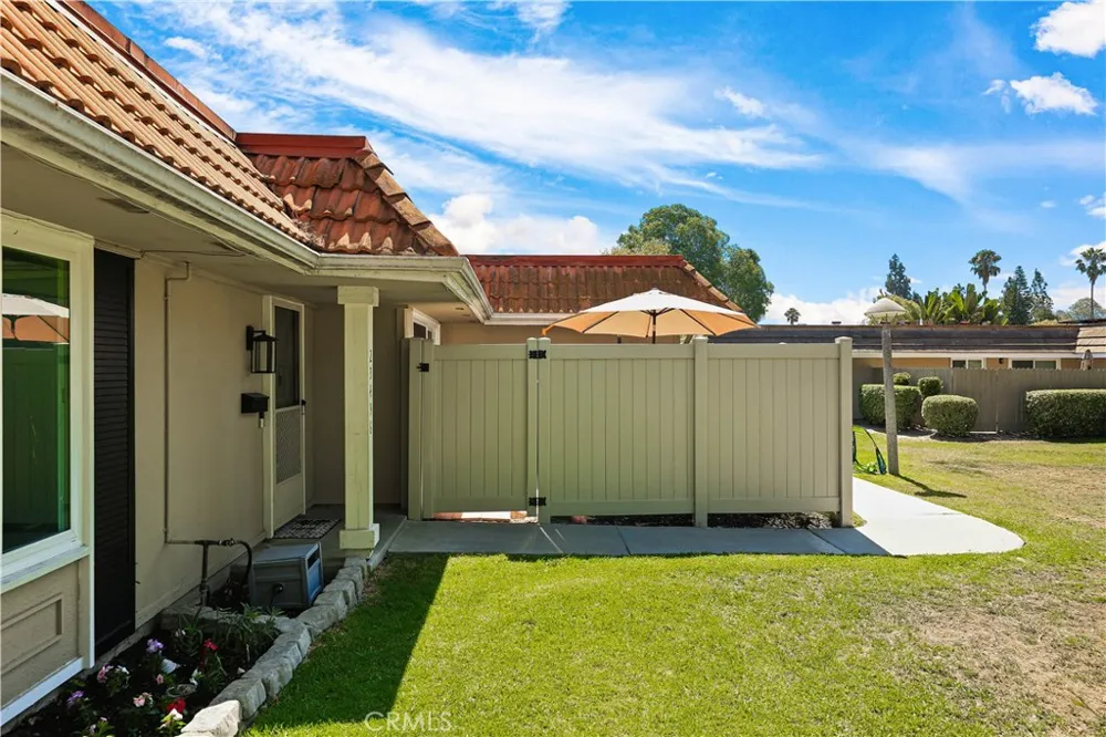 23496 Los Adornos Aliso Viejo, CA 92656