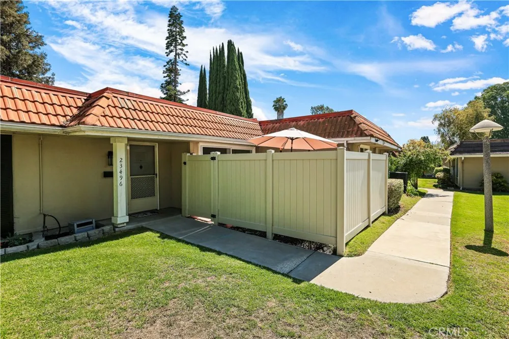 23496 Los Adornos Aliso Viejo, CA 92656