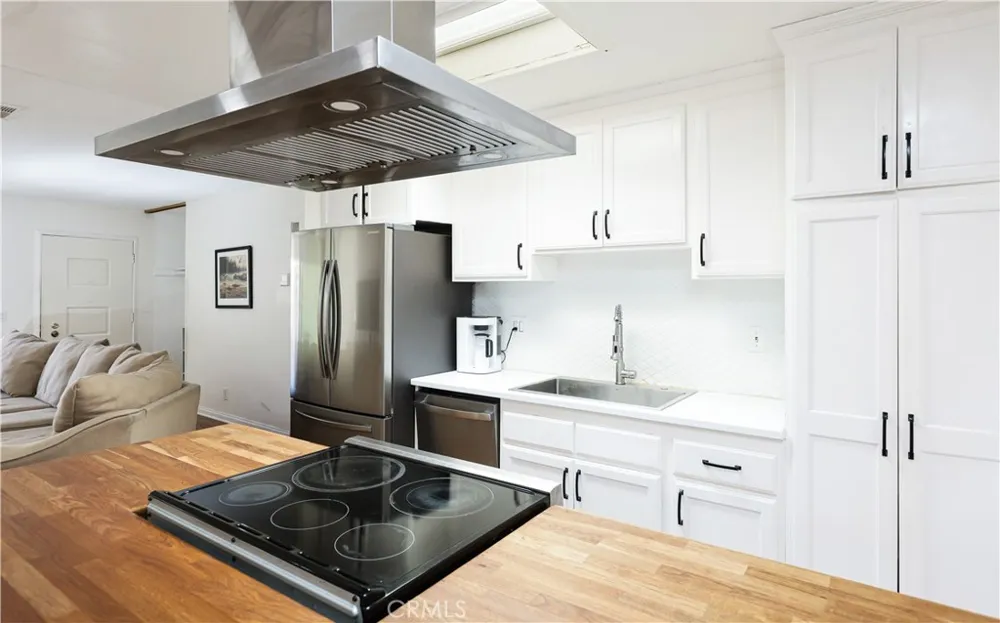 23496 Los Adornos Aliso Viejo, CA 92656