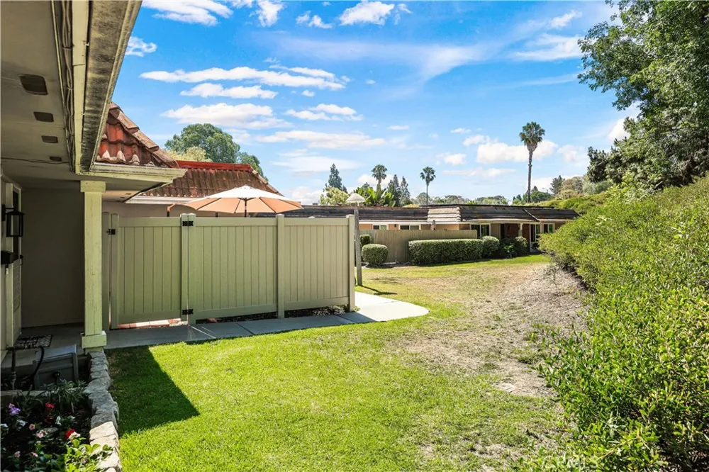 23496 Los Adornos Aliso Viejo, CA 92656