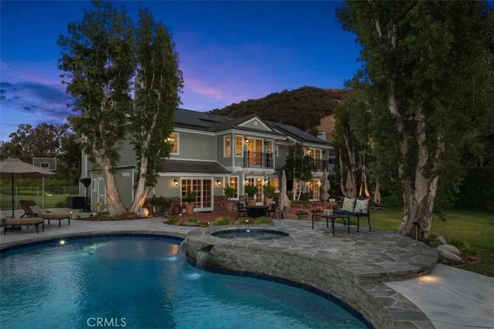 8201 Quiet Hills Court West Hills, CA 91304
