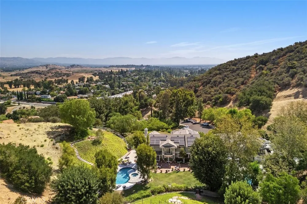 8201 Quiet Hills Court West Hills, CA 91304