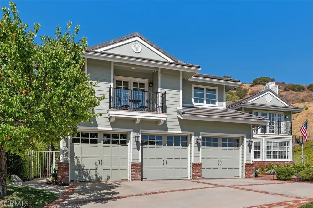 8201 Quiet Hills Court West Hills, CA 91304