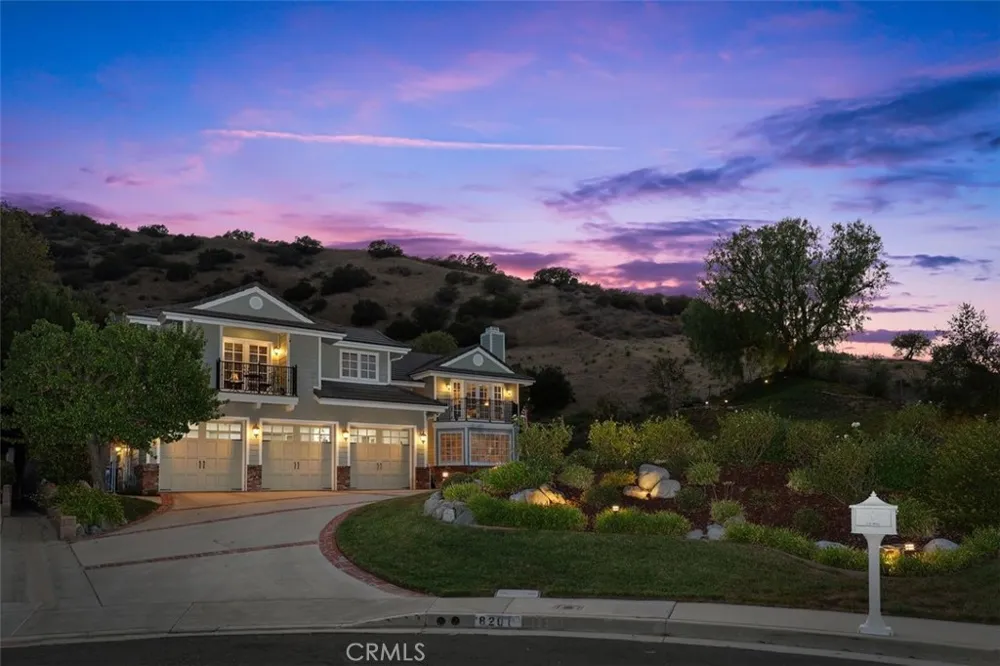 8201 Quiet Hills Court West Hills, CA 91304