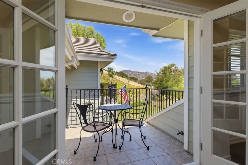 8201 Quiet Hills Court West Hills, CA 91304