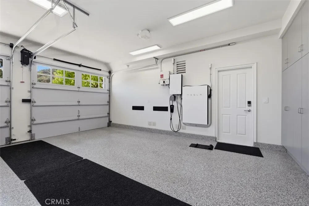 8201 Quiet Hills Court West Hills, CA 91304