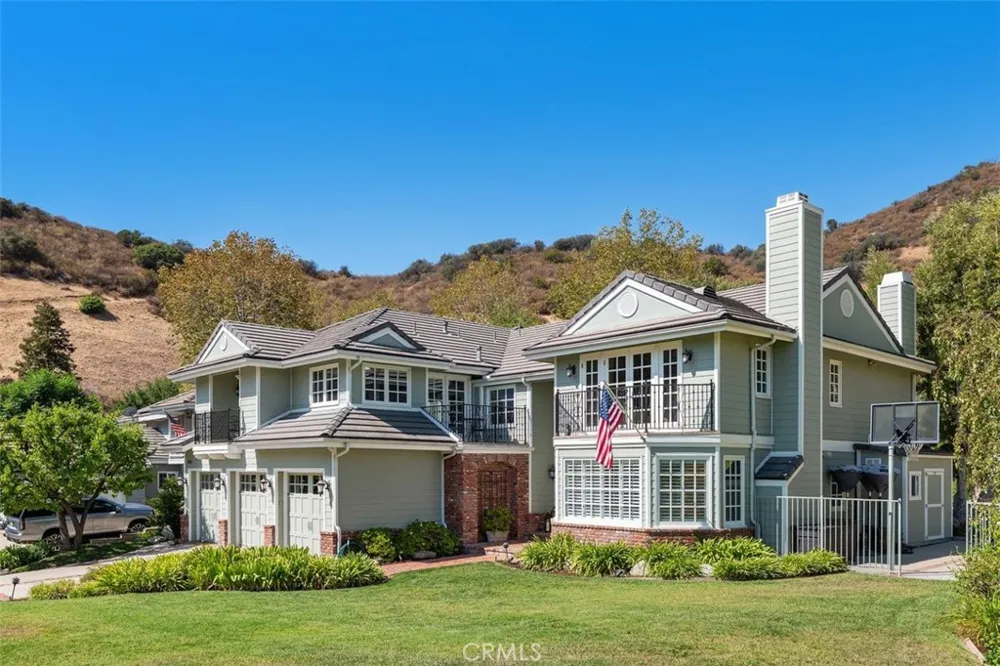 8201 Quiet Hills Court West Hills, CA 91304