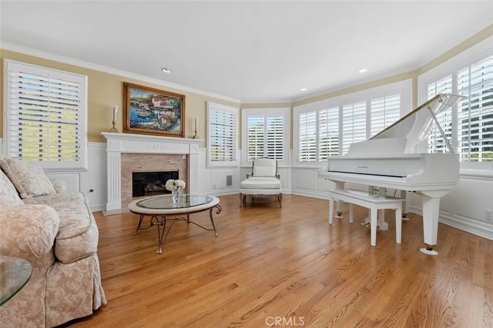 8201 Quiet Hills Court West Hills, CA 91304