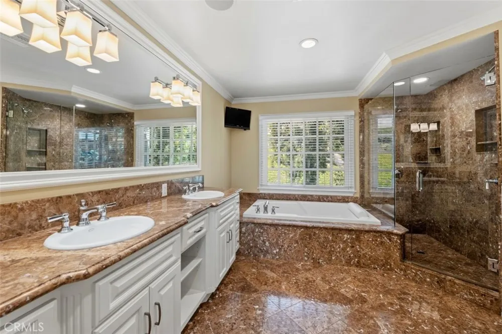 8201 Quiet Hills Court West Hills, CA 91304