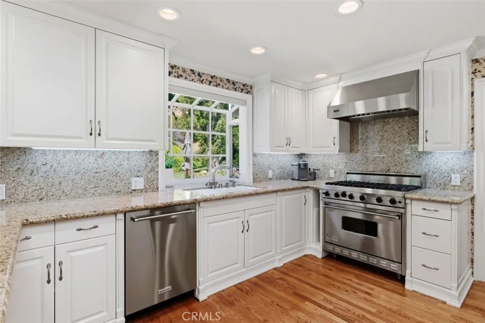 8201 Quiet Hills Court West Hills, CA 91304