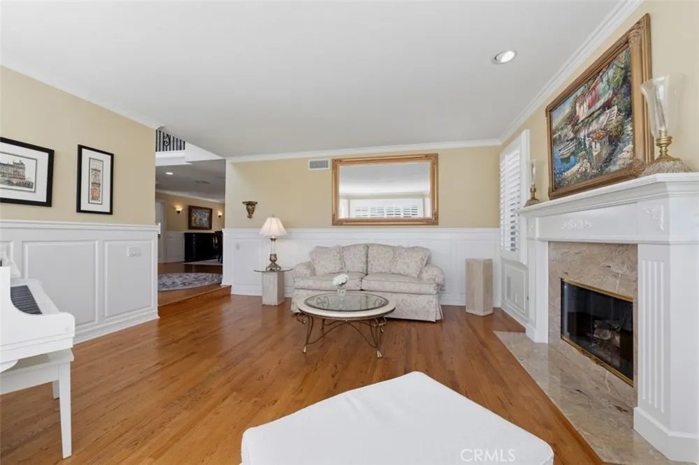 8201 Quiet Hills Court West Hills, CA 91304